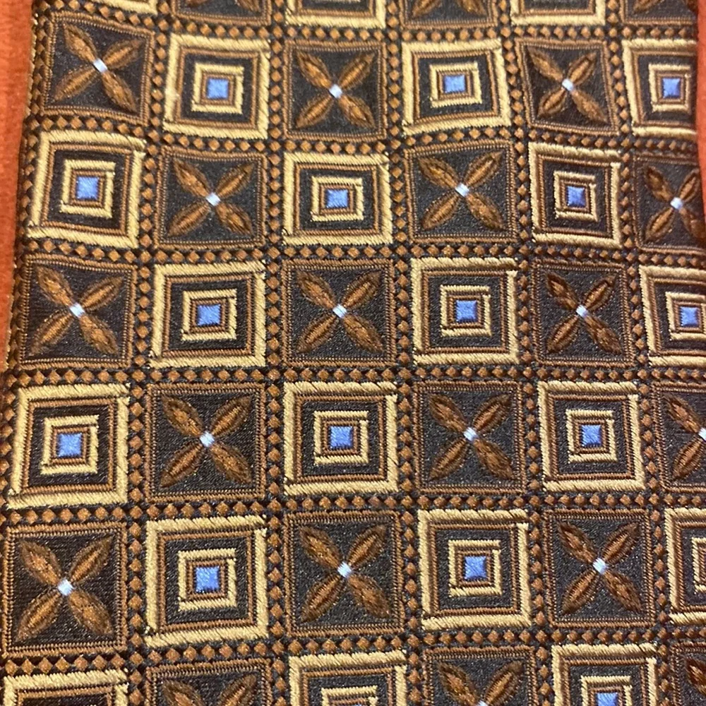 JoS.A.  Bank NWOT hand made brown and tan silk tie